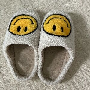 preppy smiley slippers